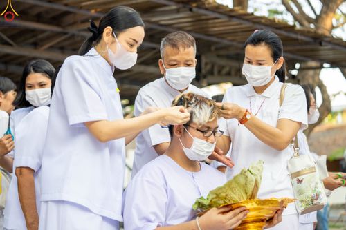 ภาพ No.78642:พิธีตัดปอยผมและปลงผมนาคธรรมทายาท  โครงการบรรพชาและอุปสมบทหมู่ วันคุ้มครองโลก วันที่ 26 มีนาคม พ.ศ.2566 ณ หมู่บ้านบรรลุธรรม วัดพระธรรมกาย