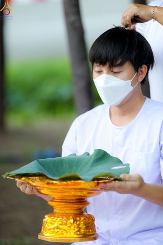 ภาพ No.82567:พิธีตัดปอยผมและปลงผมนาคธรรมทายาท ในโครงการอุปสมบทหมู่ธรรมทายาทพุทธศาสตร์สากล รุ่นที่ 7 (ภาคฤดูฝน) วันอาทิตย์ที่ 11 มิถุนายน พ.ศ. 2566 ณ  วัดพระธรรมกาย