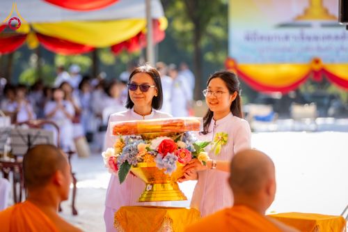 ภาพ No.285740:วันพุธที่ 10 ธันวาคม พ.ศ.2568  พิธีตอกเสาเข็มมงคลต้นสุดท้าย รองรับองค์พระเจดีย์เพื่อสร้างสันติภาพโลก ณ ศูนย์ปฏิบัติธรรมและศูนย์อบรมเยาวชน ชัยนาท