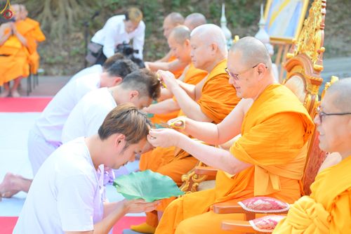 ภาพ No.280789:วันที่ 27 ธันวาคม พ.ศ. 2568  พิธีปลงผมนาคธรรมทายาท โครงการอุปสมบทหมู่บูชาธรรม 81 ปี หลวงพ่อธัมมชโย  ณ สมาคมพุทธ เขตตงช้ง ฮ่องกง