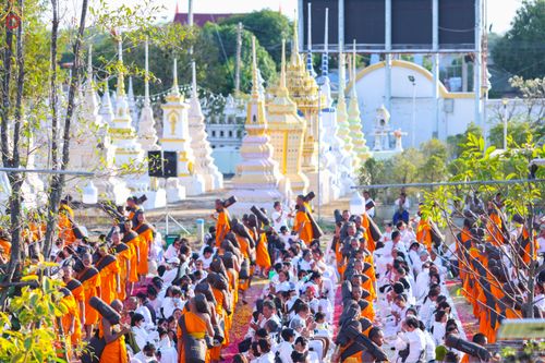 ภาพ No.292952:วันที่ 11 มกราคม พ.ศ. 2569 พิธีต้อนรับพระธรรมยาตรา ณ อนุสรณ์สถานลำดับที่ 3 (ภาพชุดที่ 2) สถานที่เกิดในเพศสมณะ วัดสองพี่น้อง อำเภอสองพี่น้อง จังหวัดสุพรรณบุรี ในโครงการธรรมยาตรา กตัญญูบูชา มหาปูชนียาจารย์ พระมงคลเทพมุนี(สด จนฺทสโร) พระผู้ปราบมาร อนุสรณ์สถ