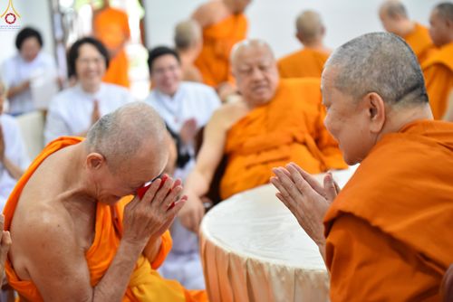 ภาพ No.328664:วันอังคารที่ 12 พฤษภาคม พ.ศ.2569 เจ้าประคุณสมเด็จพระมหารัชมงคลมุนี กรรมการมหาเถรสมาคม เจ้าคณะหนกลาง วัดไตรมิตรวิทยาราม วรวิหาร โปรดเมตตาเป็นองค์ประธาน พิธีเจริญพระพุทธมนต์ อายุวัฒนมงคล 98 ปี คุณแม่จุรี สุทธิผล ณ อาคารปลูกศรัทธา 2 วัดพระธรรมกาย