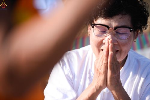 ภาพ No.295167:วันที่ 14 มกราคม พ.ศ. 2569 พิธีต้อนรับพระธรรมยาตรา อนุสรณ์สถานลำดับที่ 4  สถานที่เกิดด้วยกายธรรม ณ วัดโบสถ์บน ต.บางคูเวียง จ.นนทบุรี ในโครงการธรรมยาตรา กตัญญูบูชา มหาปูชนียาจารย์ พระมงคลเทพมุนี(สด จนฺทสโร) พระผู้ปราบมาร อนุสรณ์สถาน 7 แห่ง ปีที่ 14