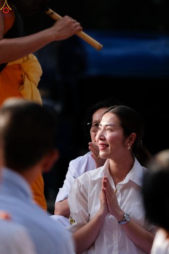 ภาพ No.287897:วันที่ 3 มกราคม พ.ศ. 2569 พิธีต้อนรับพระธรรมยาตรา ครั้งที่ 2 (ภาพชุดที่ 2) ในโครงการธรรมยาตรา กตัญญูบูชา มหาปูชนียาจารย์ พระมงคลเทพมุนี(สด จนฺทสโร) พระผู้ปราบมาร อนุสรณ์สถาน 7 แห่ง ปีที่ 14 ณ อนุสรณ์สถานมหาวิหารพระมงคลเทพมุนี (โลตัสแลนด์) อ.สองพี่น้อง จ.
