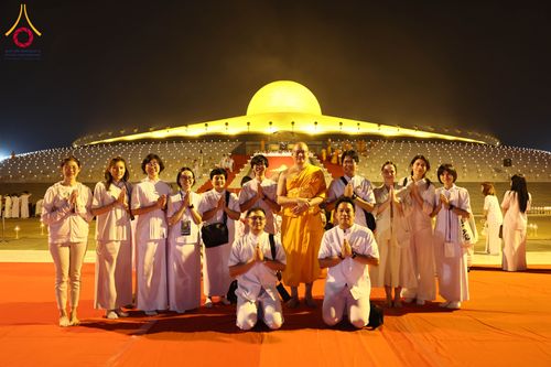 ภาพ No.312487:วันอังคารที่ 3 มีนาคม พ.ศ.2569 พิธีเวียนประทักษิณและจุดมาฆประทีป (ภาพชุดที่ 2) ณ ลานธรรมพระมหาธรรมกายเจดีย์ วัดพระธรรมกาย