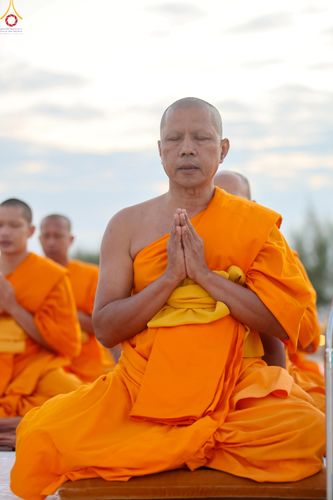 ภาพ No.302438:วันที่ 24 มกราคม พ.ศ. 2569 พิธีตักบาตรพระธรรมยาตรา ณ อนุสรณ์สถานลำดับที่ 5 สถานที่เผยแผ่วิชชาธรรมกายครั้งแรก อนุสรณ์สถานบางปลา วัดบางปลา อำเภอบางเลน จังหวัดนครปฐม ในโครงการธรรมยาตรา กตัญญูบูชา มหาปูชนียาจารย์ พระมงคลเทพมุนี(สด จนฺทสโร) พระผู้ปราบมาร อนุส