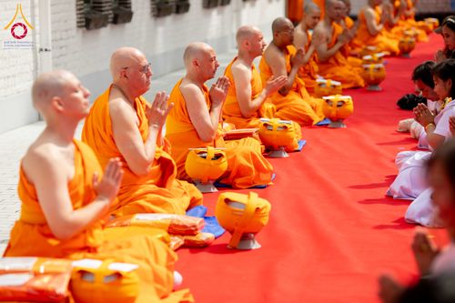 ภาพ No.336817:วันที่ 14 มิถุนายน พ.ศ. 2569 พิธีอุปสมบทธรรมทายาท นานาชาติยุโรปรุ่นที่ 11 เบลเยียม