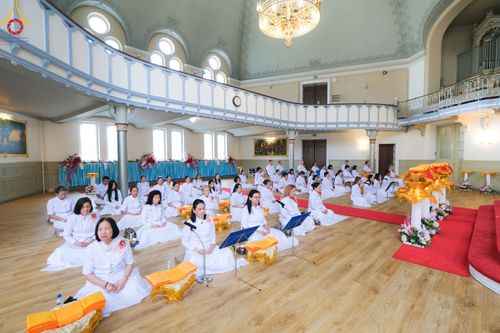 ภาพ No.82857:พิธีทอดผ้าป่าฉลองวัดพระธรรมกายนอร์ธสวีเดน  ในโอกาสสถาปนาครบรอบ 7 ปี  และพิธีวางแผ่นจารึกนามมงคล หน้าต่างบานทรัพย์ วันอาทิตย์ที่ 18 มิถุนายน พ.ศ.2566 ณ วัดพระธรรมกายนอร์ธสวีเดน ประเทศสวีเดน