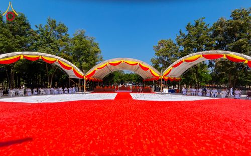 ภาพ No.285843:วันพุธที่ 10 ธันวาคม พ.ศ.2568  พิธีตอกเสาเข็มมงคลต้นสุดท้าย รองรับองค์พระเจดีย์เพื่อสร้างสันติภาพโลก ณ ศูนย์ปฏิบัติธรรมและศูนย์อบรมเยาวชน ชัยนาท