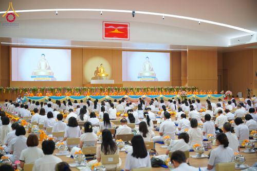 ภาพ No.310669:วันอาทิตย์ที่ 22 กุมภาพันธ์ พ.ศ. 2569 พิธีถวายโคมมาฆประทีป ณ ห้องแก้วสารพัดนึก 2 วัดพระธรรมกาย จ.ปทุมธานี