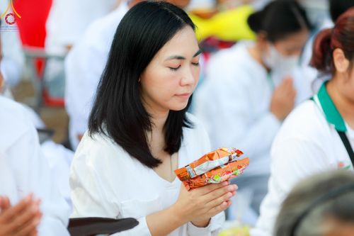 ภาพ No.116174:พิธีตักบาตรพระธรรมยาตรา ณ อนุสรณ์สถานลำดับที่ 4 สถานที่เกิดด้วยกายธรรม วัดโบสถ์(บน) จ.นนทบุรี วันที่ 21 มกราคม พ.ศ. 2567