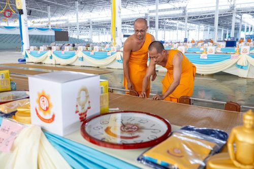 ภาพ No.60656:V.38 ทุ่มพลังเพื่อพ่อครบ 80 ปี ภาพการเตรียมงานของหน่วยงานต่างๆ เพื่อพิธีฉลองอายุวัฒนมงคล 80 ปี หลวงพ่อธัมมชโย และรับถวายมหาสังฆทาน 10,000 กว่าวัดทั่วประเทศ ในวันคุ้มครองโลก วันจันทร์ที่ 22 เมษายน พ.ศ. 2567