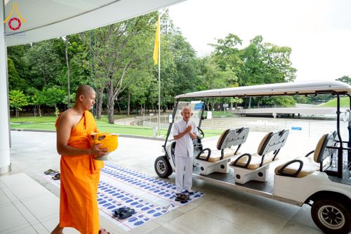 ภาพ No.244917:วันเสาร์ที่ 6 กันยายน พ.ศ. 2568 พิธีถวายบาตร บรรพชา อุปสมบทของนาคธรรมทายาท โครงการอุปสมบทหมู่บูชาธรรมครบรอบ 108 ปี  วันครูผู้ค้นพบวิชชาธรรมกาย ณ โบสถ์พระไตรปิฎก วัดพระธรรมกาย