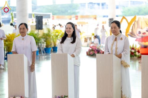 ภาพ No.273005:วันอาทิตย์ที่ 23 พฤศจิกายน พ.ศ.2568 พิธีมุทิตาสักการะ พระมหาเถระและพระเถระ ประจำปีพุทธศักราช 2568 ณ ห้องแก้วสารพัดนึก 2 สภาธรรมกายสากล  วัดพระธรรมกาย