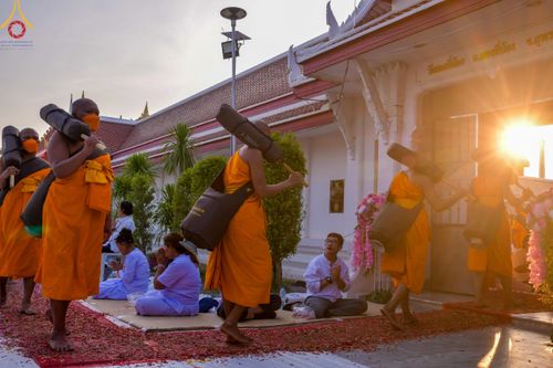 ภาพ No.110522:พิธีต้อนรับพระธรรมยาตรา ในโครงการธรรมยาตรากตัญญูบูชา มหาปูชนียาจารย์ พระมงคลเทพมุนี(สด จนฺทสโร) พระผู้ปราบมาร อนุสรณ์สถาน 7 แห่ง ปีที่ 12 วันที่ 11 มกราคม พ.ศ. 2567 ณ อนุสรณ์สถานลำดับที่ 3 สถานที่เกิดใหม่ในเพศสมณะ วัดสองพี่น้อง จ.สุพรรณบุรี