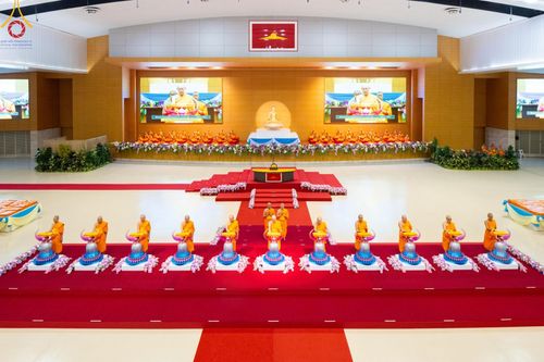 ภาพ No.150230:พิธีทอดผ้าป่าสมทบกฐินวัดพระธรรมกาย และสมทบกฐิน 30,000 วัดทั่วไทย ครั้งที่ 1 เนื่องในวันธรรมชัย 27 สิงหาคม พ.ศ.2567 ณ สภาธรรมกายสากล วัดพระธรรมกาย