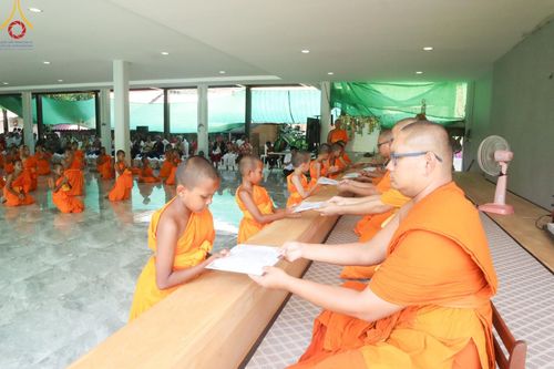 ภาพ No.61204:สามเณรออกบิณฑบาต และกิจกรรมอบรมสามเณร ในโครงการบรรพชาสามเณรฟื้นฟู พระพุทธศาสนาทั่วไทย ณ ศูนย์อบรมที่พักสงฆ์บ้านร่มเย็น จ.นราธิวาส วันที่ 2-15 เมษายน พ.ศ. 2567