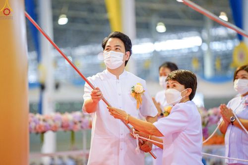 ภาพ No.86973:พิธีตักบาตร , พิธีบูชาข้าวพระ , พิธีจุดเทียนใจ ไฟนิรันดร์ อนันตชัย ในวันอาทิตย์ต้นเดือน 3 กันยายน พ.ศ. 2566 ณ วัดพระธรรมกาย