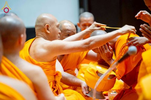 ภาพ No.277860:วันเสาร์ที่ 6 ธันวาคม พ.ศ. 2568 พิธีบรรพชาอุปสมบทและพิธีถวายบาตร โครงการอุปสมบทบูชาธรรมมหาปูชนียาจารย์ ประจำปี พ.ศ.2568 โครงการบวชพระนานาชาติ AEC และ WAB รุ่น CEO (นักบริหาร) รุ่นที่ 5 ณ มหาธรรมกายเจดีย์ วัดพระธรรมกาย