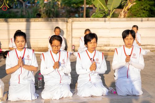 ภาพ No.203102:V.51 สารพัดV สารพัดดี ที่คลองบางนางแท่น ในโครงการธรรมยาตรา กตัญญูบูชา มหาปูชนียาจารย์ พระมงคลเทพมุนี(สด จนฺทสโร) พระผู้ปราบมาร อนุสรณ์สถาน 7 แห่ง ปีที่ 13 ระหว่างวันที่ 2-31 มกราคม พ.ศ. 2568