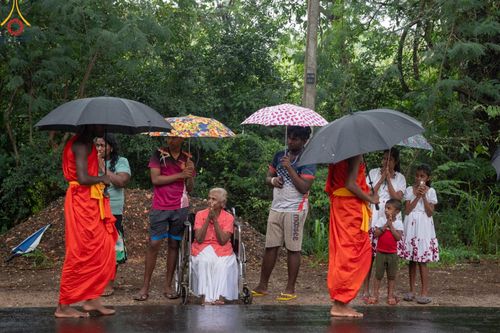 ภาพ No.139993:PhotoStory มหาศรัทธา ธรรมยาตราศรีลังกา EP.2 พิธีเปิดโครงการสยาม-ลังกา ธรรมยาตรา ฉลองเทศกาลวิสาขบูชาแห่งชาติ ศรีลังกา บูชาธรรม 80 ปีหลวงพ่อธัมมชโย เมื่อวันที่ 17 พฤษภาคม พ.ศ. 2567