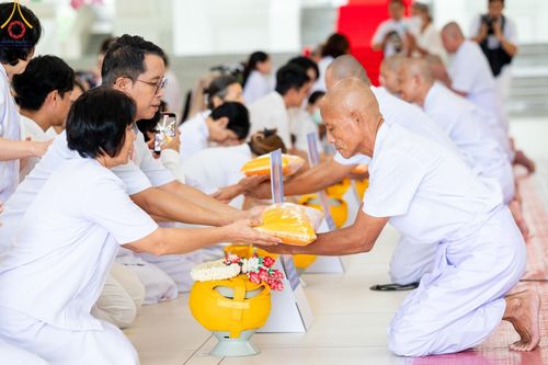 ภาพ No.156798:พิธีบรรพชาอุปสมบท ธรรมทายาท โครงการอุปสมบทหมู่บูชาธรรมครบรอบ 107 ปี วันครูผู้ค้นพบวิชชาธรรมกาย ณ โบสถ์พระไตรปิฏก วัดพระธรรมกาย วันเสาร์ที่ 14 กันยายน พ.ศ. 2567