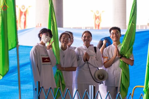 ภาพ No.125498:V.27 มาฆะ สาธุ  การรับบุญเตรียมงาน ปฎิบัติงาน เก็บงาน ของเจ้าหน้าที่หน่วยงานต่างๆ เพื่อวันมาฆบูชา วันเสาร์ที่ 24 กุมภาพันธ์  พ.ศ. 2567 ณ วัดพระธรรมกาย จ.ปทุมธานี