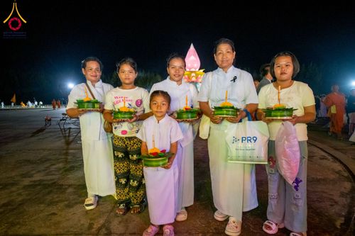 ภาพ No.266235:วันพุธที่ 5 พฤศจิกายน พ.ศ. 2568 (วันพระ ขึ้น 15 ค่ำ เดือน 12) พิธีจุดประทีปโคมลาน, โคมลอย และลอยกระทง ถวายประทีปเป็นพุทธบูชา สร้างความสว่างไสวให้กับแผ่นดินด้วยแสงธรรม ณ พุทธอุทยานนานาชาติ จังหวัดหนองคาย