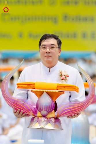 ภาพ No.215523:วันอาทิตย์ต้นเดือนที่ 6 เมษายน พ.ศ. 2568 ขบวนอัญเชิญผ้าป่าสมทบ มหาสังฆทาน 40,000 กว่าวัดทั่วประเทศ ณ สภาธรรมกายสากล วัดพระธรรมกาย