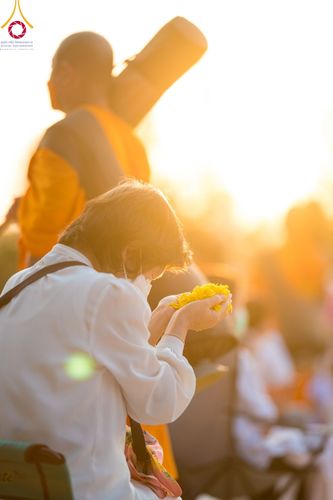 ภาพ No.107995:พิธีต้อนรับพระธรรมยาตรา ในโครงการธรรมยาตรากตัญญูบูชา มหาปูชนียาจารย์ พระมงคลเทพมุนี(สด จนฺทสโร) พระผู้ปราบมาร อนุสรณ์สถาน 7 แห่ง ปีที่ 12 วันที่ 7 มกราคม พ.ศ. 2567 ณ อนุสรณ์สถานคลองบางนางแท่น  อ.สามพราน จ.นครปฐม