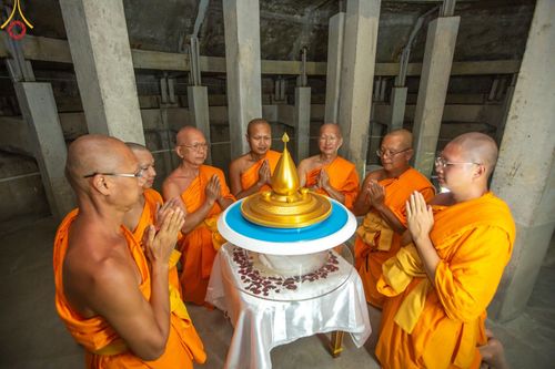 ภาพ No.129479:พิธีประดิษฐานพระบรมสารีริกธาตุ ณ มหารัตนะเจดีย์สิริปทุมสวรรค์ ศูนย์ปฏิบัติธรรมภาคใต้ อ.บางกล่ำ จ.สงขลา วันที่ 10 มีนาคม พ.ศ.2567