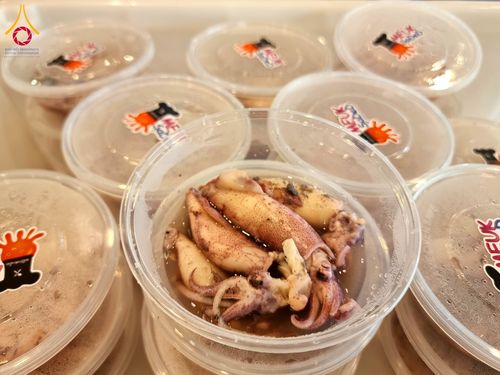 ภาพ No.204420:พิธีถวายภัตตาหารเป็นสังฆทาน แด่พระธรรมยาตรา ณ วัดพระธรรมกาย ตำบลคลองสาม อำเภอคลองหลวง จังหวัดปทุมธานี ในโครงการธรรมยาตรา กตัญญูบูชา มหาปูชนียาจารย์ พระมงคลเทพมุนี(สด จนฺทสโร) พระผู้ปราบมาร อนุสรณ์สถาน 7 แห่ง ปีที่ 13 วันที่ 31 มกราคม พ.ศ. 2568