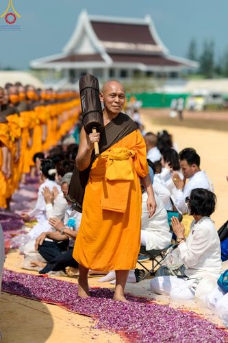 ภาพ No.129137:พระธรรมยาตราเดินธรรมยาตรา ณ ชุมชนรอบศูนย์ปฏิบัติธรรมภาคใต้ อ.บางกล่ำ จ.สงขลา วันที่ 10 มีนาคม พ.ศ. 2567