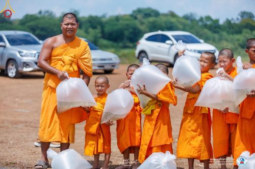 ภาพ No.161194:พิธีถวายมหาสังฆทาน 31 วัด , พิธีบุพเปตพลี , พิธีไถ่ชีวิตโค และ ปล่อยพันธ์ุปลาจำนวน 50,000 ชีวิต ณ ศูนย์การศึกษาจอมบึง ต.รางบัว อ.จอมบึง จ.ราชบุรี วันที่ 28 กันยายน พ.ศ. 2567