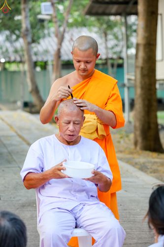 ภาพ No.319823:วันอาทิตย์ที่ 5 เมษายน พ.ศ.2569 พิธีตัดปอยผม และปลงผมนาคธรรมทายาท โครงการบรรพชาและอุปสมบทหมู่ รุ่นบูชาธรรม 82 ปี หลวงพ่อธัมมชโย