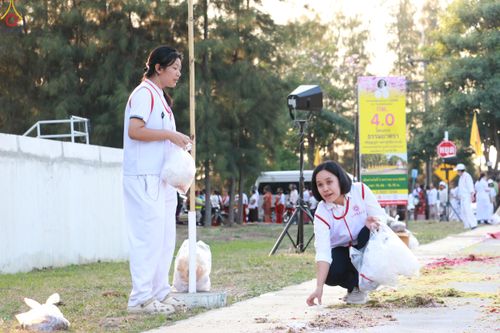 ภาพ No.296050:ภาพเบื้องหลังอาสาสมัครรวมใจ ชุดที่ 1 ในโครงการธรรมยาตรา กตัญญูบูชา มหาปูชนียาจารย์ พระมงคลเทพมุนี(สด จนฺทสโร) พระผู้ปราบมาร อนุสรณ์สถาน 7 แห่ง ปีที่ 14