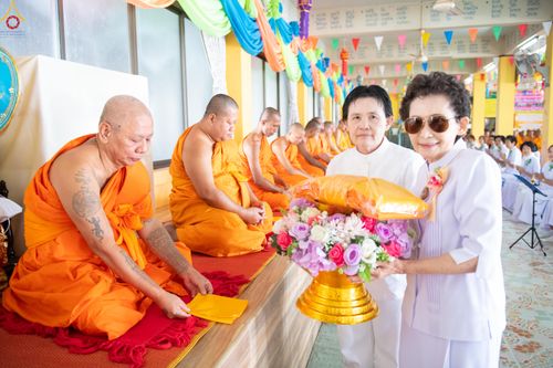 ภาพ No.291245:วันที่ 9 มกราคม พ.ศ. 2569 พิธีทอดผ้าป่าทำนุบำรุงศาสนสถาน ณ วัดนาราภิรมย์ อ.บางเลน จ.นครปฐม ในโครงการธรรมยาตรา กตัญญูบูชา มหาปูชนียาจารย์ พระมงคลเทพมุนี(สด จนฺทสโร) พระผู้ปราบมาร อนุสรณ์สถาน 7 แห่ง ปีที่ 14