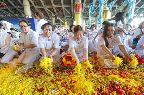 ภาพ No.305968:วันที่ 25 มกราคม พ.ศ. 2569 พิธีต้อนรับพระธรรมยาตรา วัดพระธรรมกาย(ภาพชุดที่ 4) ในโครงการธรรมยาตรา กตัญญูบูชา มหาปูชนียาจารย์ พระมงคลเทพมุนี(สด จนฺทสโร) พระผู้ปราบมาร อนุสรณ์สถาน 7 แห่ง ปีที่ 14