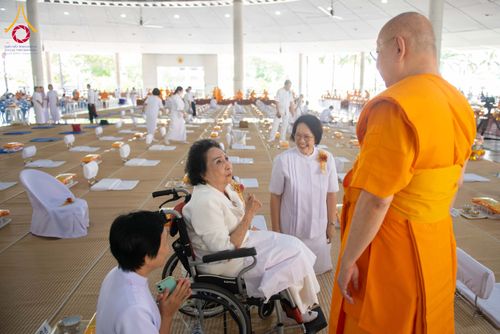 ภาพ No.315396:วันที่ 20 มีนาคม พ.ศ. 2569 พิธีเจริญพระพุทธมนต์ เนื่องในวาระอายุวัฒนมงคล 75 ปี พระเดชพระคุณพระภาวนาธรรมวิเทศ วิ. (ภูเบศ ฌานาภิญโญ) ผู้ช่วยเจ้าอาวาสวัดพระธรรมกาย และเจ้าอาวาสวัดพระธรรมกายเบเนลักซ์ ประเทศเบลเยียม  ณ หอฉันคุณยายอาจารย์ฯ วัดพระธรรมกาย