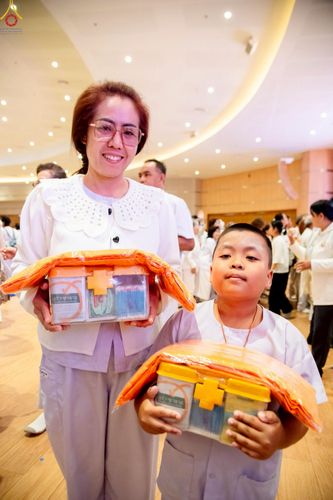 ภาพ No.242476:วันที่ ๒๙ - ๓๑ สิงหาคม พ.ศ. ๒๕๖๘ สัมมนารวมใจผู้นำบุญ บูชาธรรม ๘๑ ปี  หลวงพ่อธัมมชโย รุ่นที่ ๒ กฐินสามัคคีทั่วไทย ๓๐,๐๐๐ วัด โครงการอุปสมบทบูชาธรรมมหาปูชนียาจารย์  ๓,๐๐๐ รูป