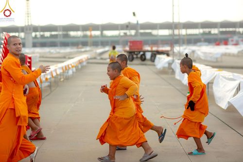 ภาพ No.218683:วันพฤหัสบดีที่ 17 เมษายน พ.ศ. 2568 การเตรียมงานในลานธรรม , สภาธรรมกายสากล , วิหารคด  เพื่องานวันคุ้มครองโลก 22 เมษายน พ.ศ. 2568