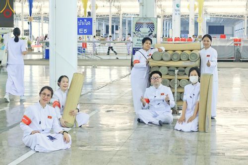 ภาพ No.134635:V.35 เพื่อบุญต้นเดือน การรับบุญของเจ้าหน้าที่หน่วยงานต่างๆ เพื่องานบุญวันอาทิตย์ต้นเดือน ณ วัดพระธรรมกาย วันที่ 7 เมษายน พ.ศ. 2567