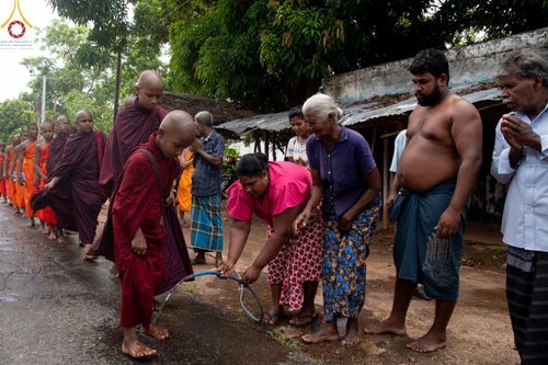 ภาพ No.139920:PhotoStory มหาศรัทธา ธรรมยาตราศรีลังกา EP.2 พิธีเปิดโครงการสยาม-ลังกา ธรรมยาตรา ฉลองเทศกาลวิสาขบูชาแห่งชาติ ศรีลังกา บูชาธรรม 80 ปีหลวงพ่อธัมมชโย เมื่อวันที่ 17 พฤษภาคม พ.ศ. 2567