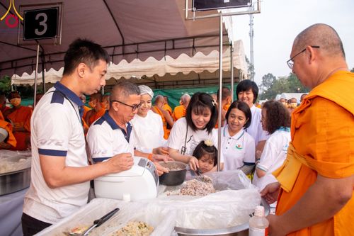 ภาพ No.115119:พิธีถวายภัตตาหารเป็นสังฆทาน แด่คณะพระธรรมยาตรา ปีที่ 12 วันที่ 19 มกราคม พ.ศ. 2567 ณ วัดโบสถ์(บน) บางคูเวียง จ.นนทบุรี