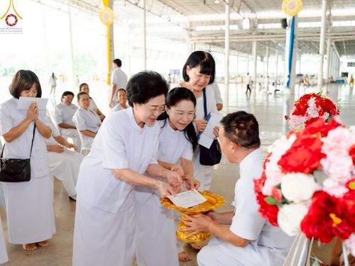 ภาพ No.223210:วันที่ 2 -10 พฤษภาคม พ.ศ. 2568 พิธีตัดปอยผม ปลงผม พิธีขอขมาลาอุปสมบทอุทิศชีวิต ของอุบาสก พิสิทธิ์ หมื่นแกล้ว  ณ วัดพระธรรมกาย