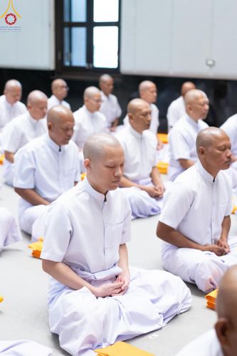 ภาพ No.199731:โครงการอุปสมบทหมู่บูชาธรรม 116 ปี คุณยายอาจารย์มหารัตนอุบาสิกาจันทร์ ขนนกยูง โครงการอุปสมบทหมู่ธรรมทายาท ระดับอุดมศึกษา รุ่นที่ 51 ภาคฤดูหนาว  ณ โบสถ์พระไตรปิฏก วัดพระธรรมกาย จ.ปทุมธานี  วันที่ 11 มกราคม พ.ศ. 2568 โดยมีพระครูปลัดรัตนวีรวัฒน์ เจ้าอาวาสวัด