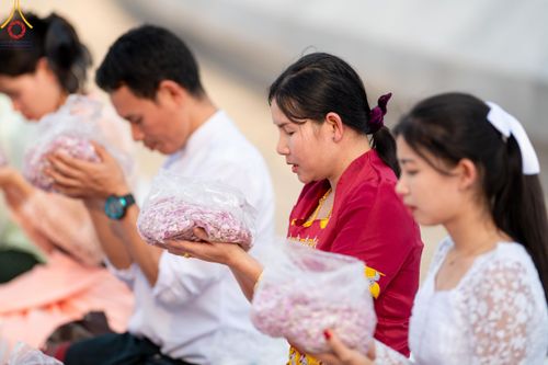 ภาพ No.120076:พิธีต้อนรับพระธรรมยาตรา ในโครงการธรรมยาตรา กตัญญูบูชา มหาปูชนียาจารย์ พระมงคลเทพมุนี(สด จนฺทสโร) พระผู้ปราบมาร อนุสรณ์สถาน 7 แห่ง ปีที่ 12 วันที่ 28 มกราคม พ.ศ. 2567 ณ วัดพระธรรมกาย จ.ปทุมธานี