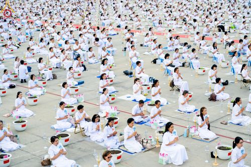 ภาพ No.160482:พิธีปลูกต้นทรัพย์บานชื่น ณ ลานธรรม พระมหาธรรมกายเจดีย์ วัดพระธรรมกาย จ.ปทุมธานี วันพฤหัสบดีที่ 10 ตุลาคม พ.ศ. 2567