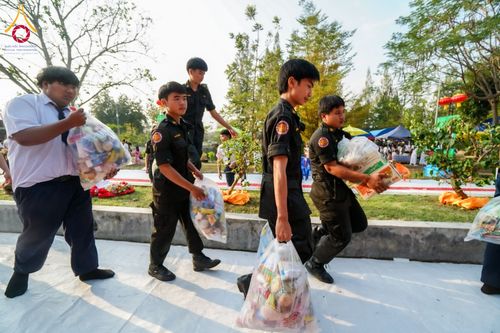 ภาพ No.206823:พิธีตักบาตรพระ 1,000 รูป ปืที่ 7 วันอาทิตย์ที่ 9 กุมภาพันธ์ พ.ศ. 2568 ณ วัดห้วยตองสัก อำเภอจอมทอง จังหวัดเชียงใหม่