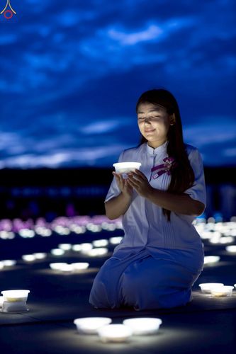 ภาพ No.241039:วันพุธที่ 27 สิงหาคม พ.ศ. 2568 พิธีจุดประทีป ในวันธรรมชัย ณ วัดพระธรรมกาย